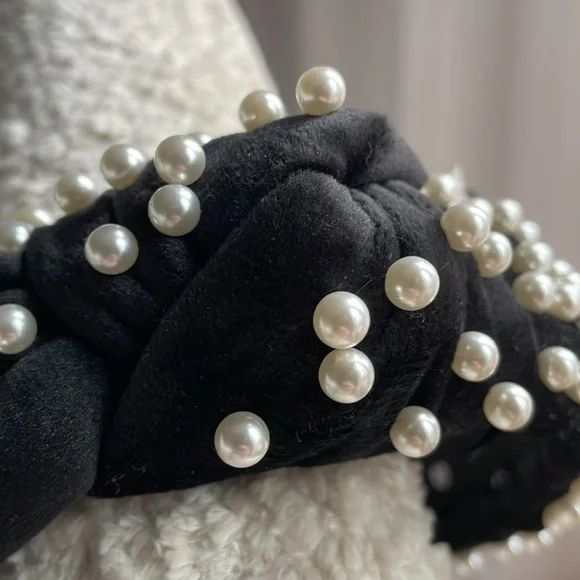 New-LELE SADOUGHI VELVET PEARL KNOTTED HEADBAND ($150 value) - Picture 13 of 16